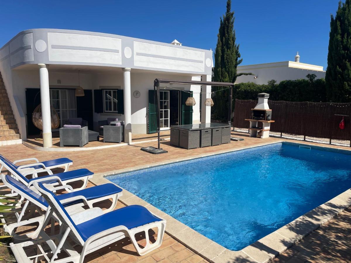 Spacious 3 Bedroom With Pool *