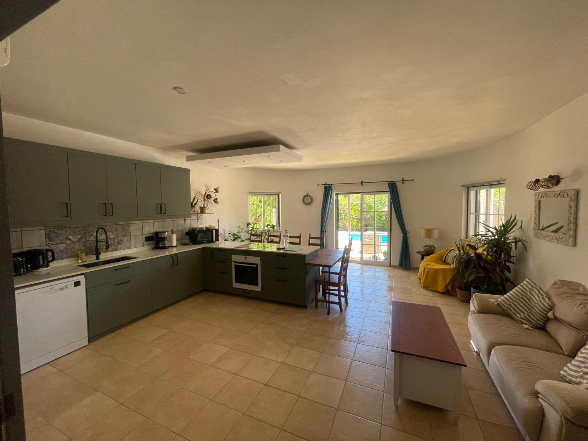 Holiday home Spacious 3 Bedroom With Pool *
